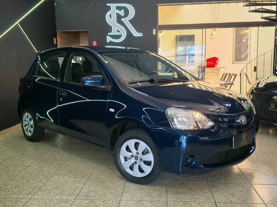 TOYOTA ETIOS 1.5 XS 16V FLEX 4P MANUAL TOYOTA ETIOS 1.5 XS 16V FLEX 4P MANUAL